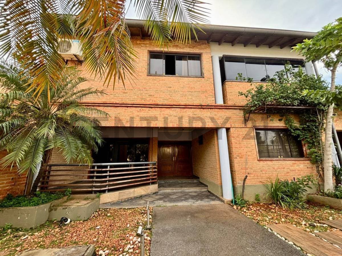 EN VENTA - AMPLIA RESIDENCIA EN FERNANDO DE LA MORA ZONA NORTE – 2