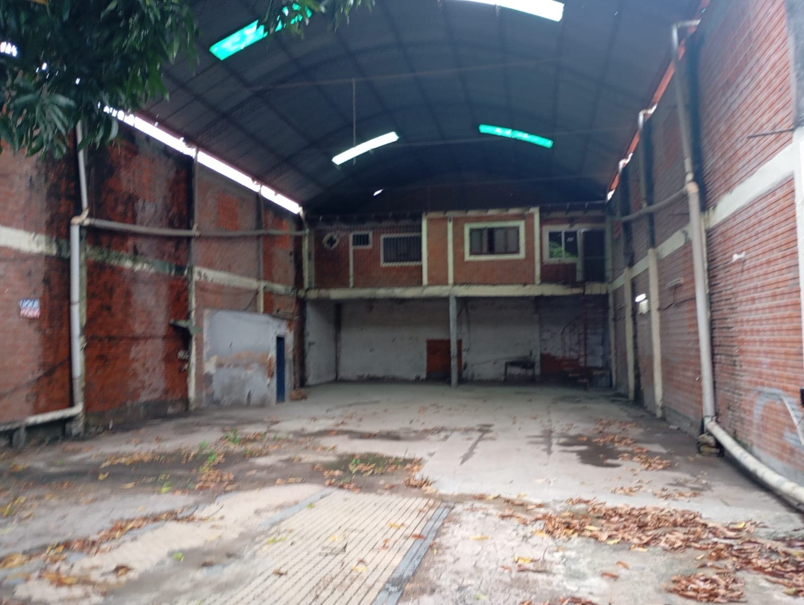 ALQUILO TINGLADO EN EL BARRIO PANAMBIRETA – 2