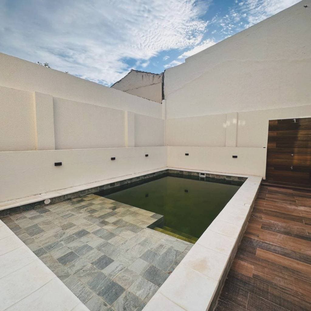 EN VENTA RESIDENCIA A ESTRENAR EN BARRIO MBURUCUYA – 2