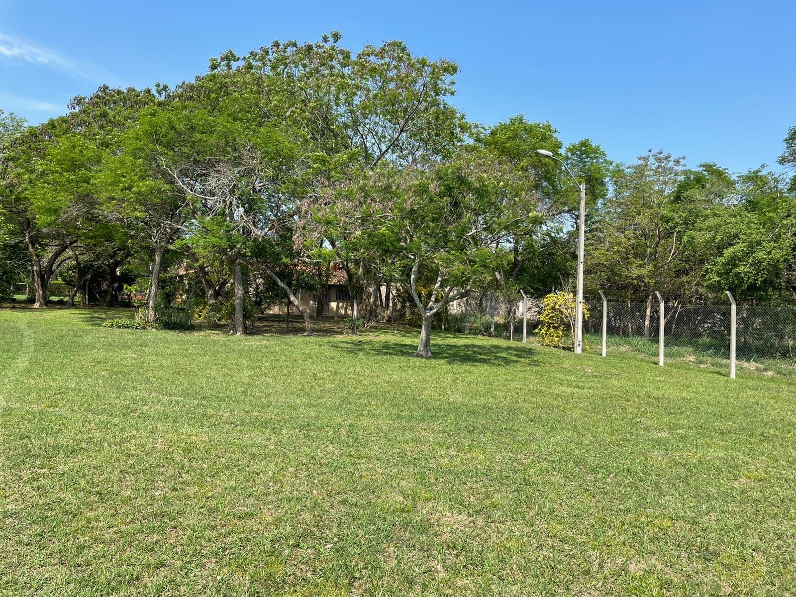 VENDO TERRENO SURUBI'I. Superficie: 2086m2. Ubicado a 150m de la Avda. Principal