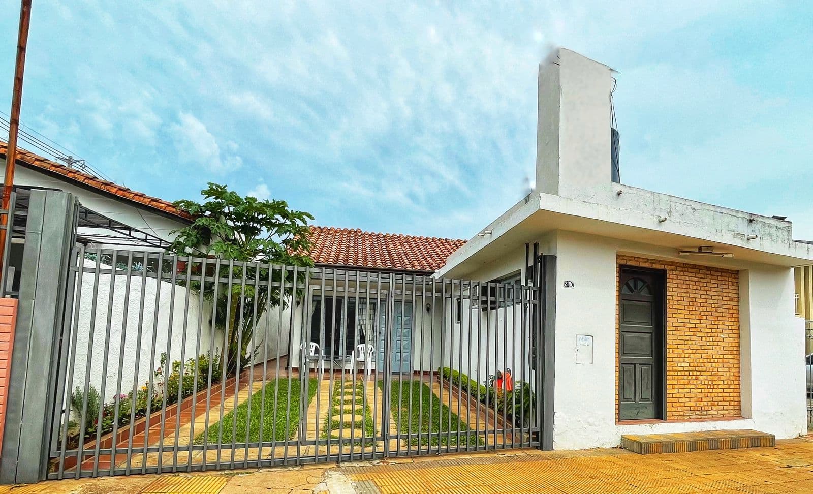 Residencia En Venta - Barrio San Cristóbal, Asunción.