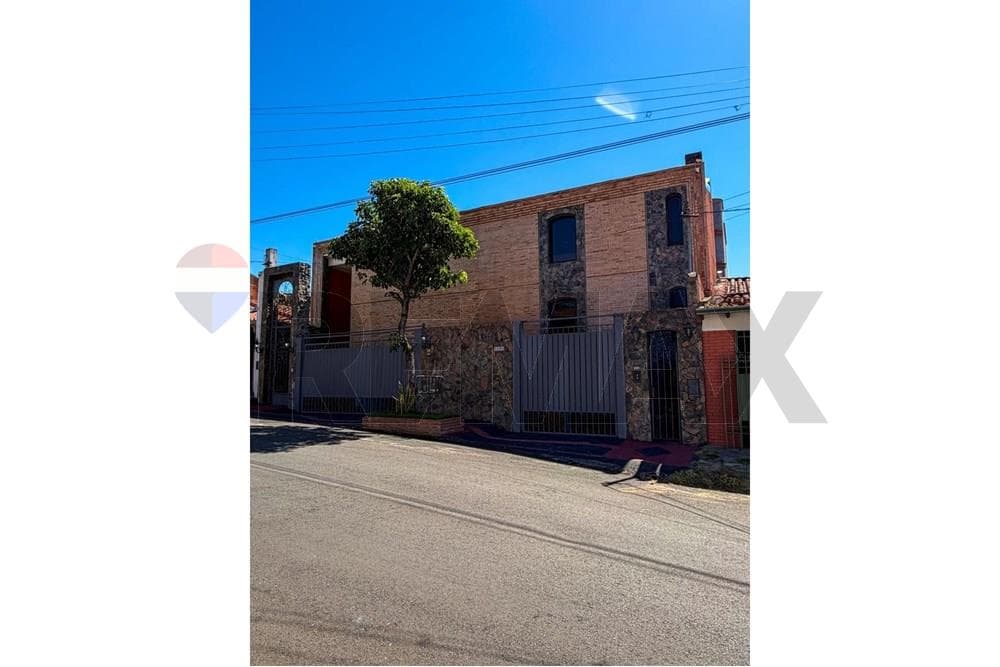 ¡Casa de Ensueño en Barrio Jara, Asunción!