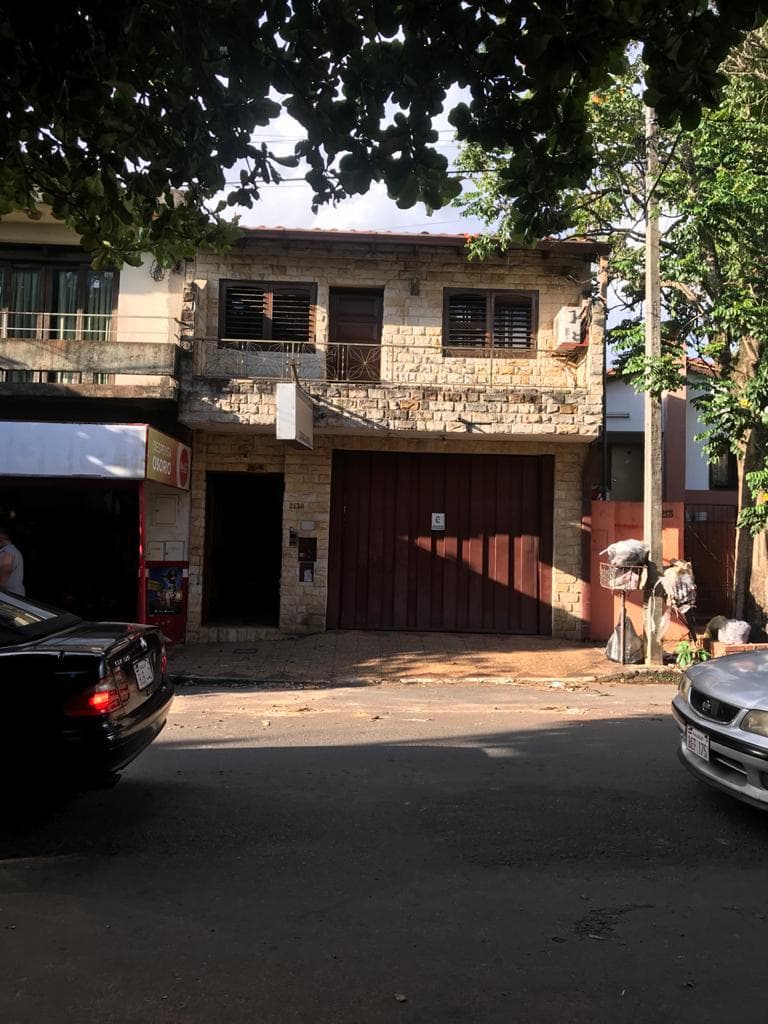 VENDO CASA A 2 CUADRAS DE GRAL. SANTOS