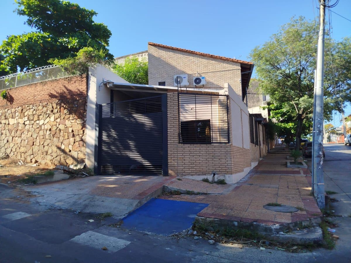 VENDO DUPLEX 3 DORMITORIOS EN BARRIO SAN VICENTE