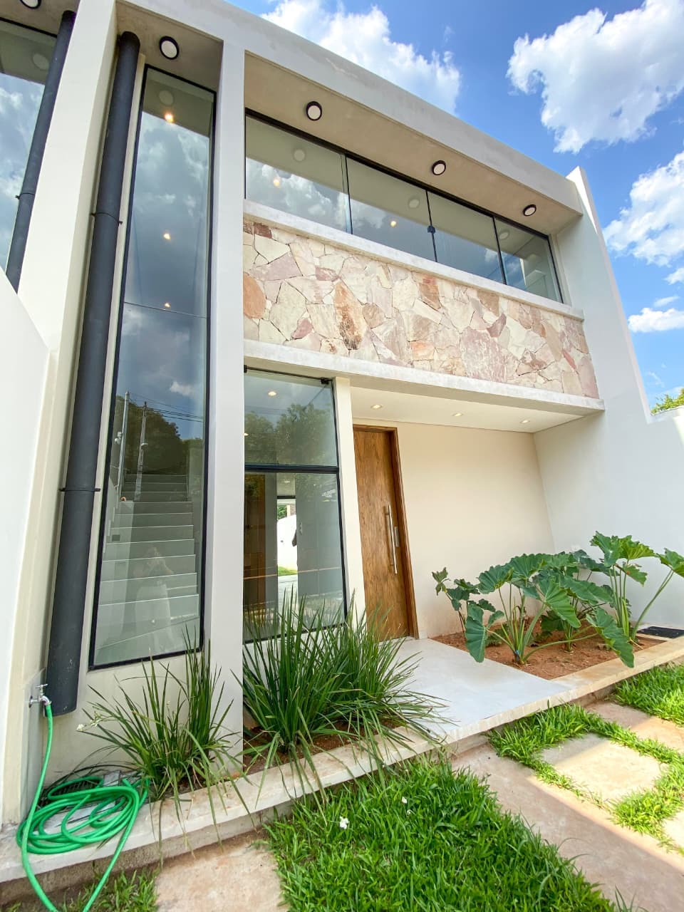 En Alquiler – Dúplex Premium A Estrenar En Loma Merlo | Luque – 2