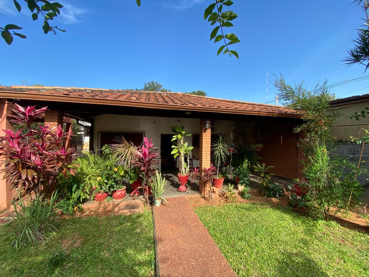 Casa Con Jardin en venta Fdo Zona Sur! – 3