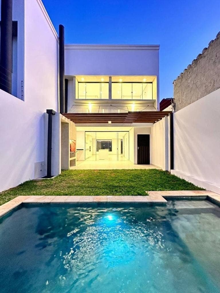 Vendo Duplex en barrio Las Golondrinas, Loma Pyta Asuncion