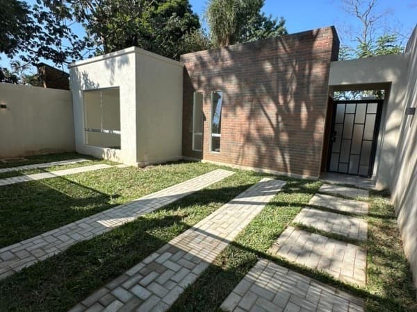 EN VENTA CASA DE 2 HABITACIONES EN MARIANO ROQUE ALONSO – 3