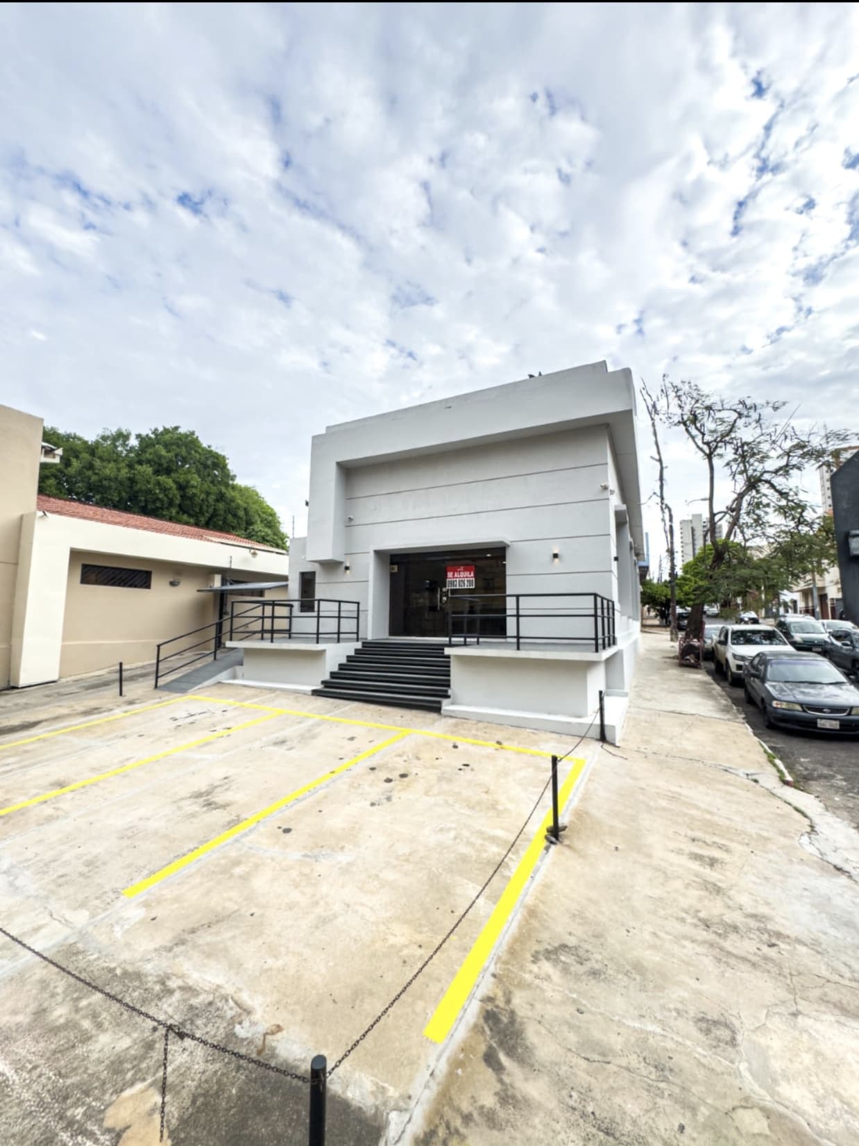 Alquilo Local Comercial en el Barrio La Encarnación de Asunción