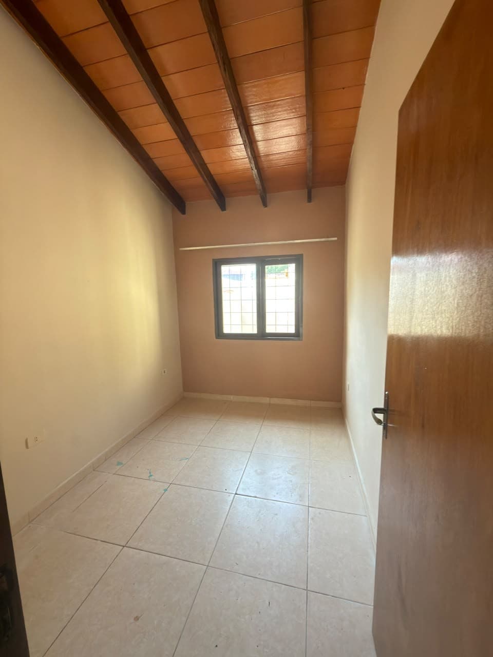 ALQUILO RESIDENCIA DE 3 HABITACIONES EN BARRIO SAJONIA-ASUNCION – 2