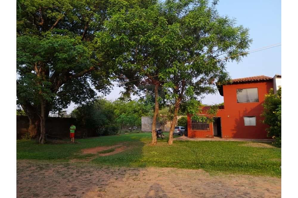 CASA EN VENTA CON DOS TERRENOS BO TAJASUAPE