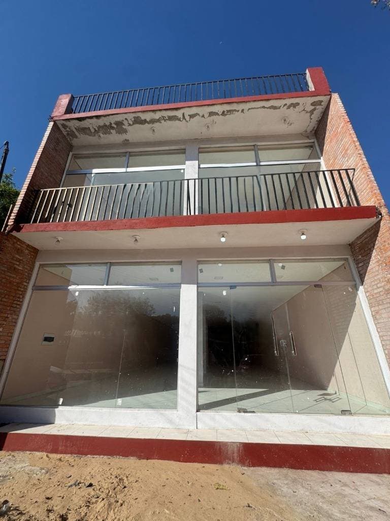 ALQUILO AMPLIO SALON COMERCIAL EN FERNANDO DE LA MORA