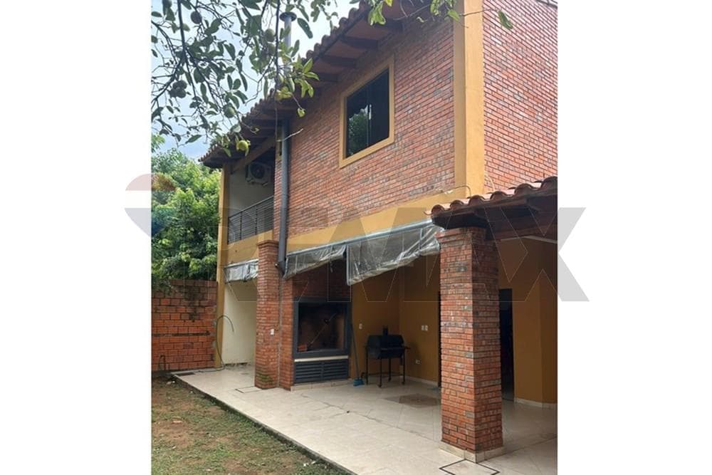 Amplia casa en Venta en Luque - PALMA LOMA – 3