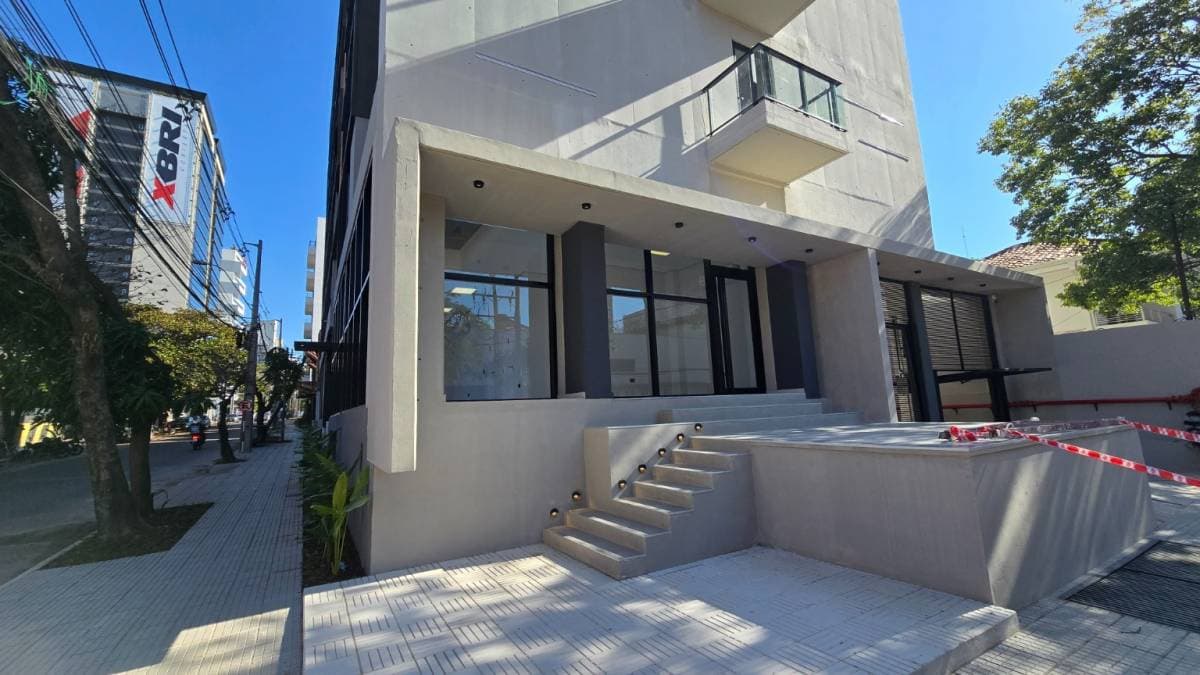 LOCAL COMERCIAL EN ESQUINA ZONA SHOPPING DEL SOL – 3