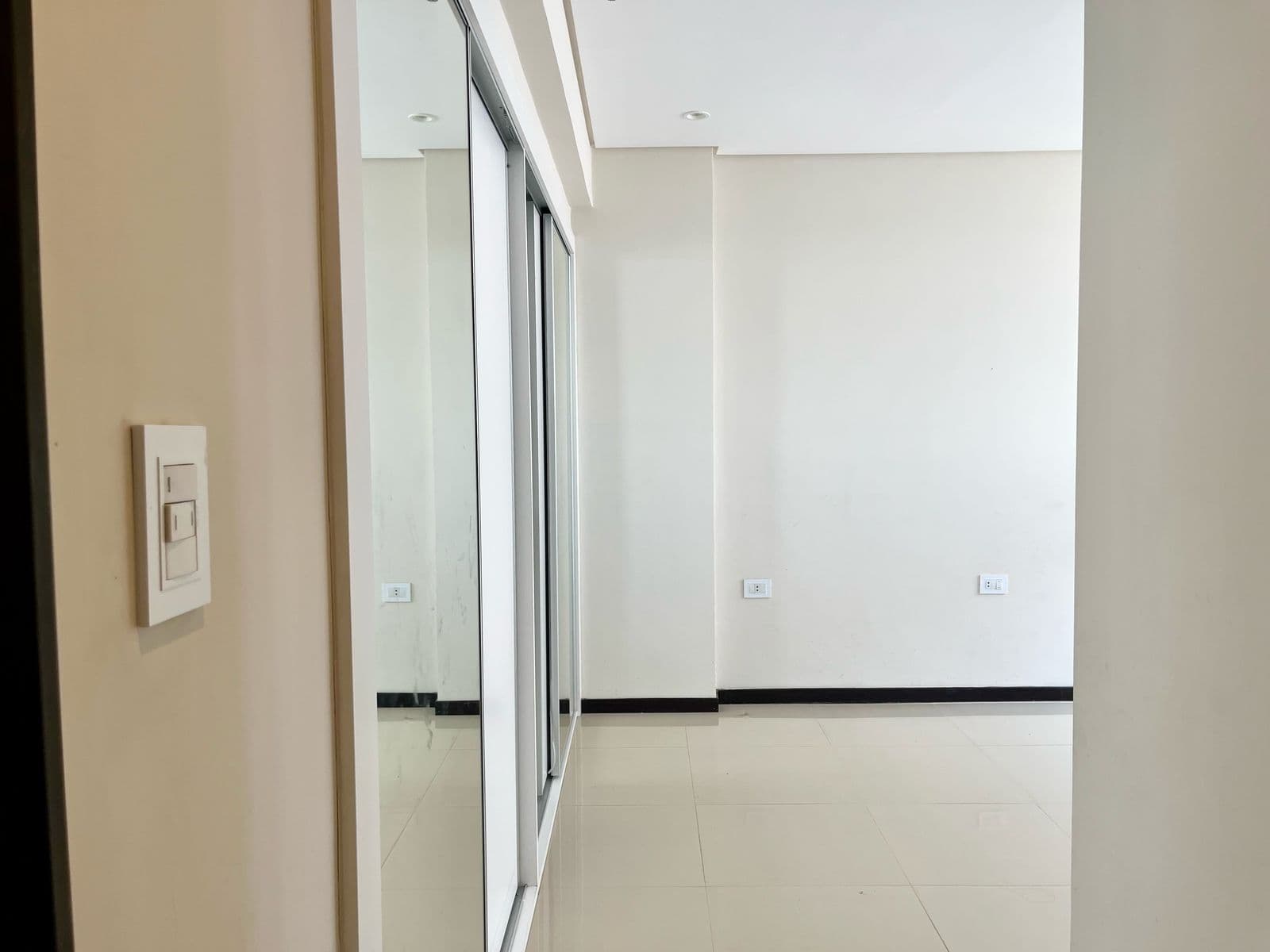 ALQUILO HERMOSO DEPTO DE 3 DORMITORIOS CON 1 COCHERA – 2