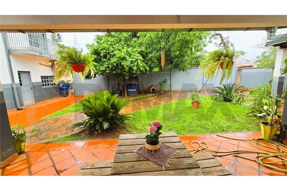 ALQUILO AMPLIA RESIDENCIA FAMILIAR EN ZONA CALLE Í SAN LORENZO – 2