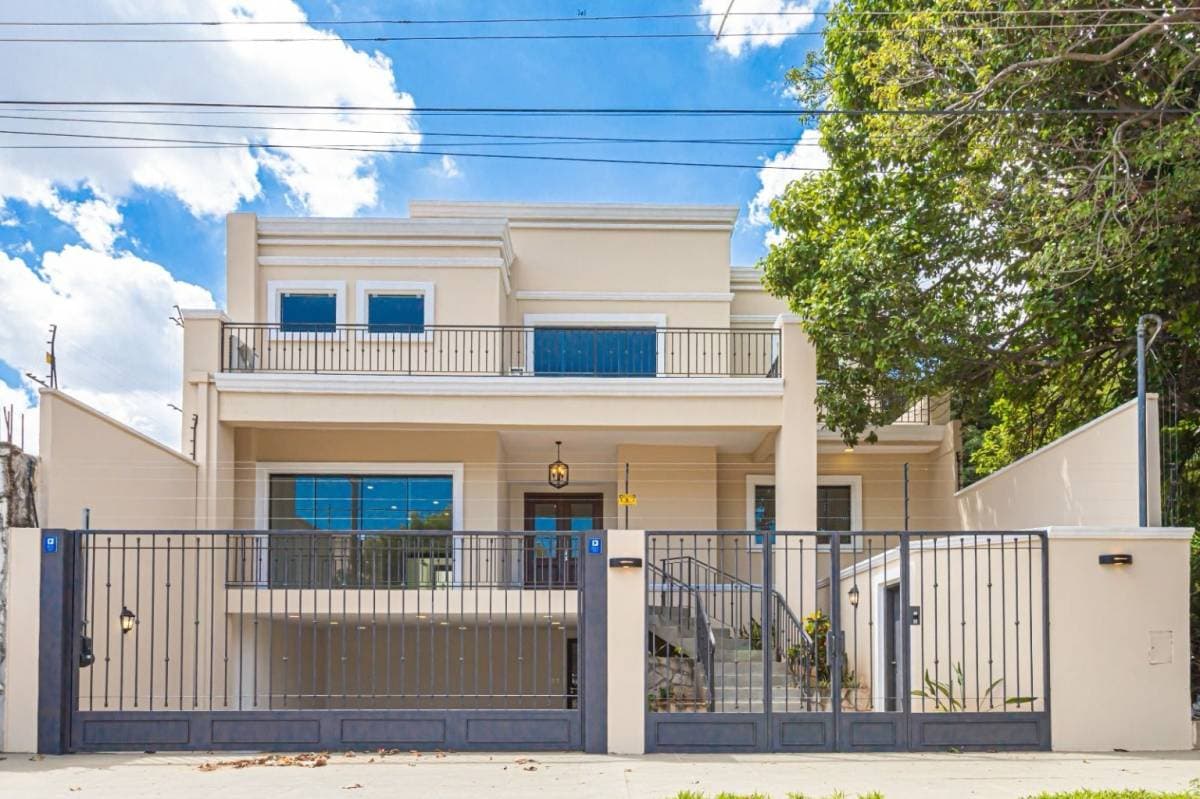 Casa A Estrenar De Dormitorios En Mburucuya