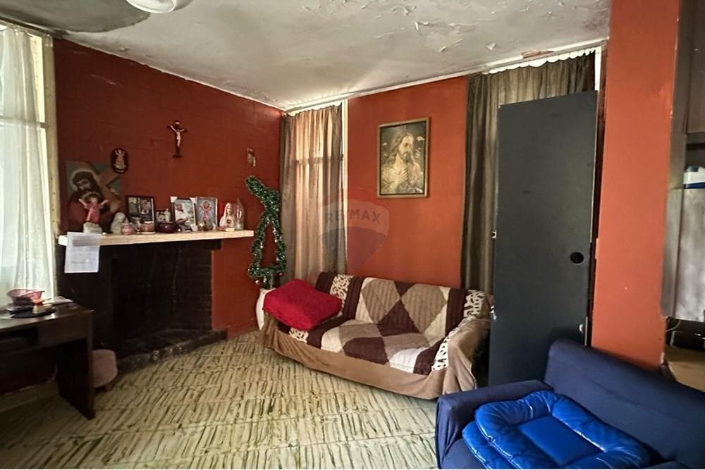 VENDO CASA EN SAJONIA – A PRECIO DE TERRENO – 3