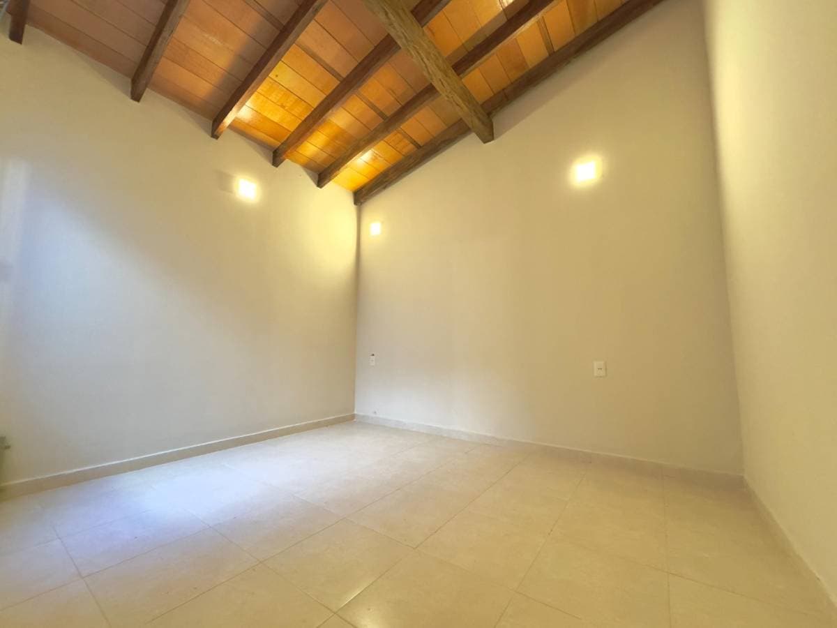 VENDO CHALET A ESTRENAR EN LUQUE – 3