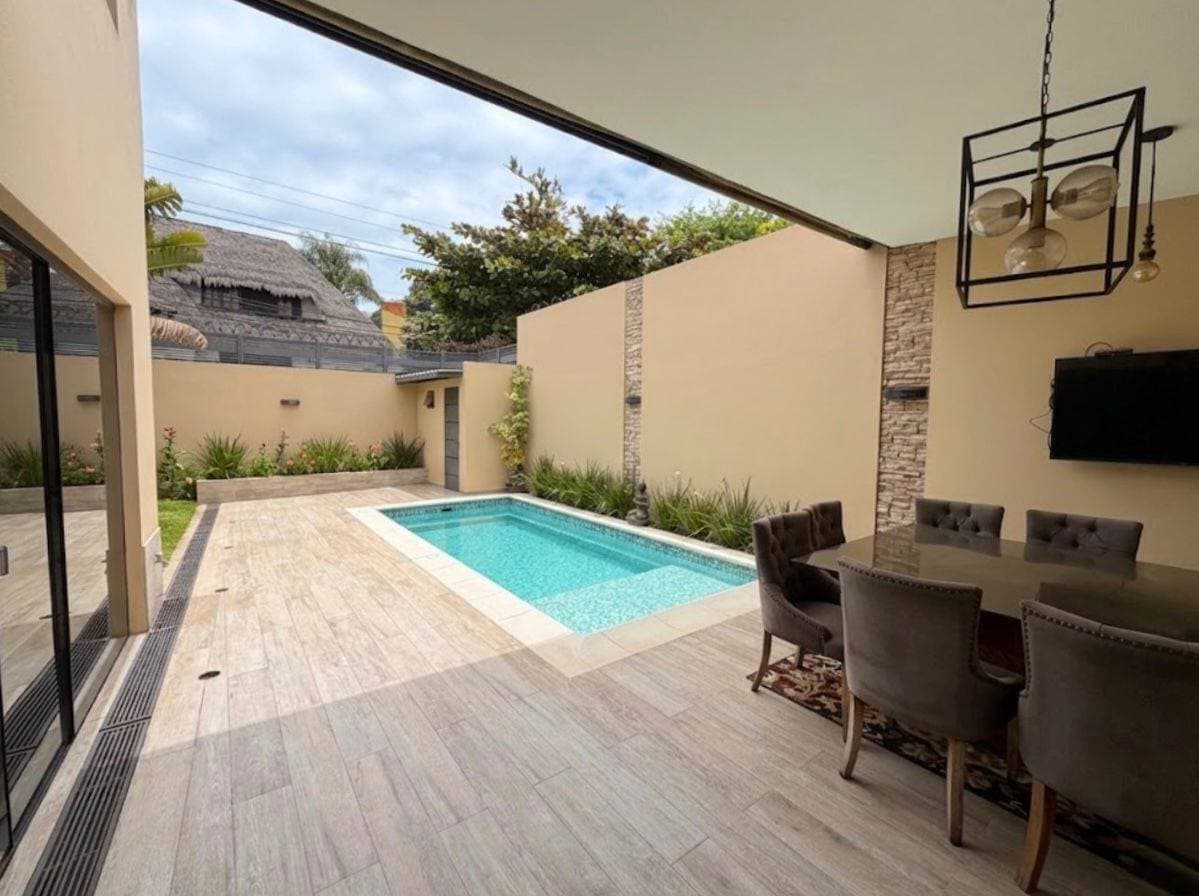 Alquilo Hermosa Residencia en Barrio Las Carmelitas - Asunción – 2