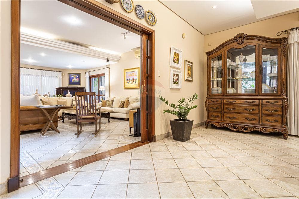 INCREIBLE RESIDENCIA EN BARRIO MCAL LOPEZ – 3