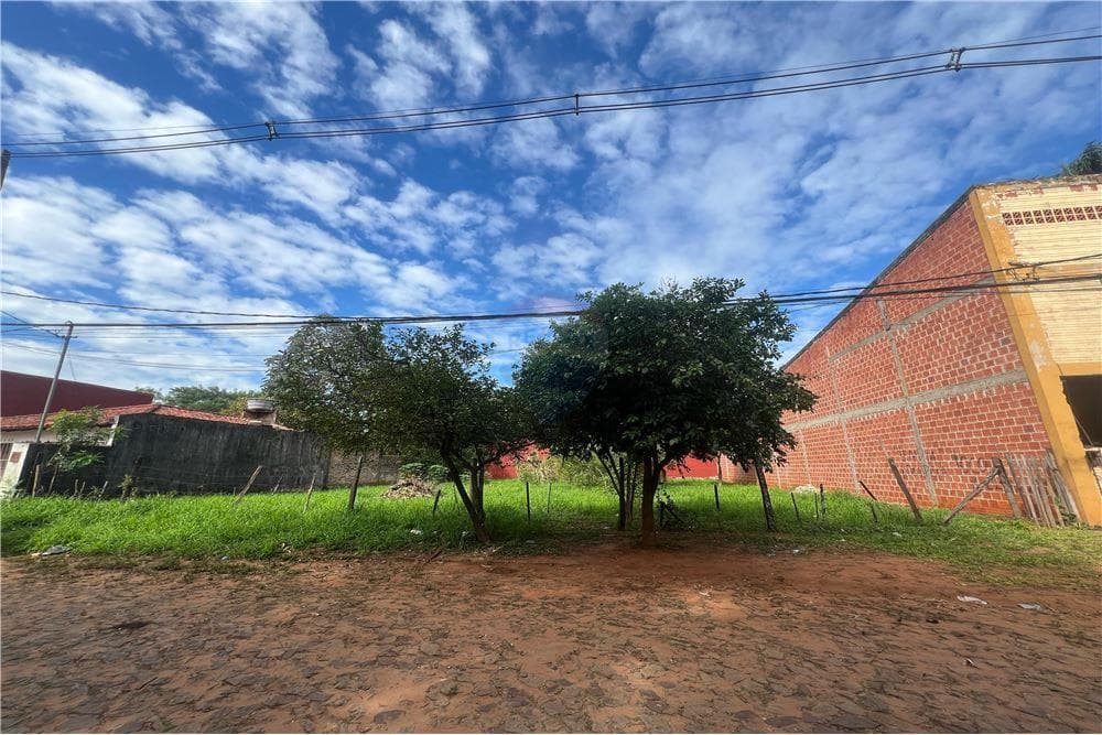 Vendo terreno en Laurelty - Luque