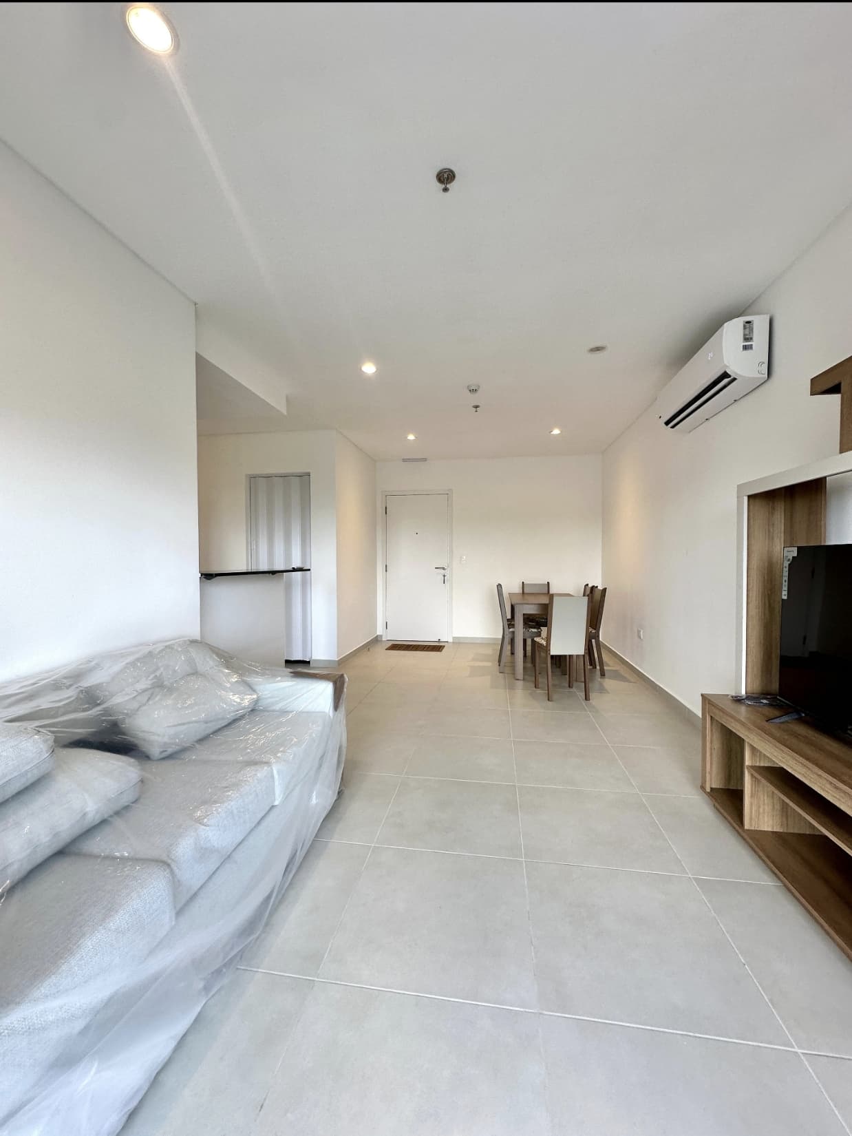 Alquilo dpto en Edif. Molas López de 2 habitaciones semi amoblado