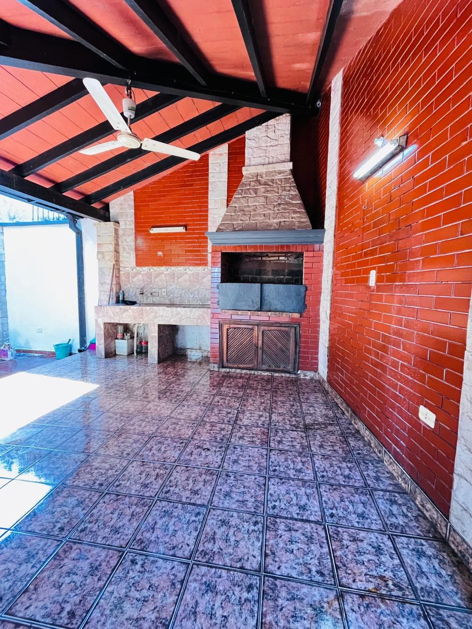 Alquilo amplia casa en Fernando de la Mora Zona Norte – 2