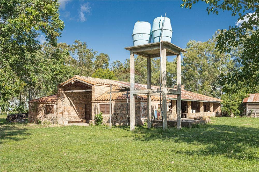 EN VENTA IMPONENTE ESTANCIA EN CAAPUCU – 2
