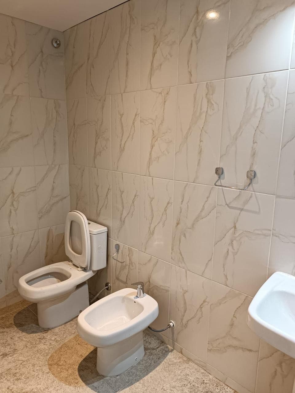 ALQUILO CASA EN BARRIO LOS LAURELES-ASUNCION – 2