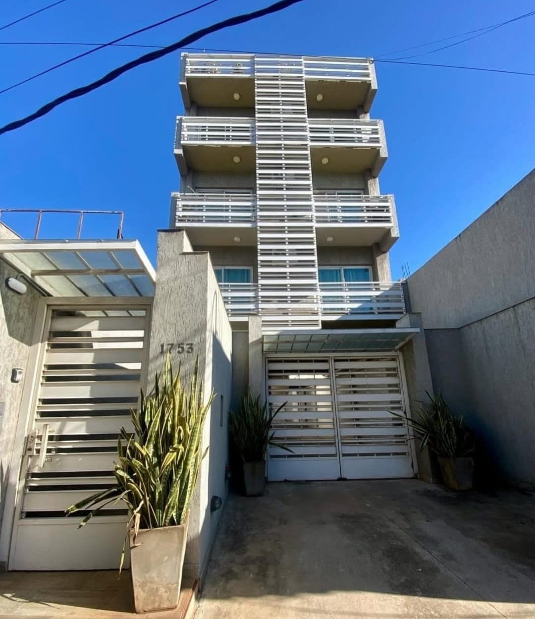 Departamento Amoblado y equipado s/ Av. San Martin