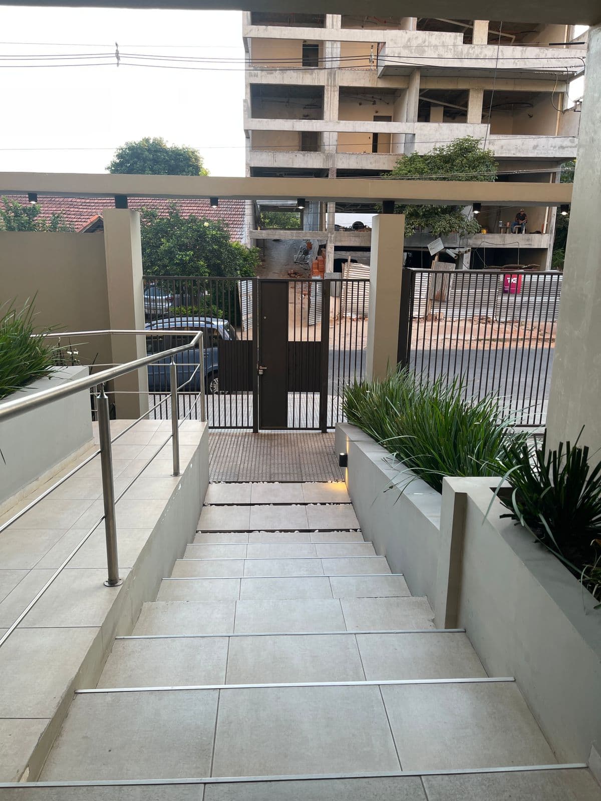 ALQUILER DE DEPTO. DE 2 DORMITORIOS C/ COCHERA - EDIFICIO FOVM HERRERA – 2