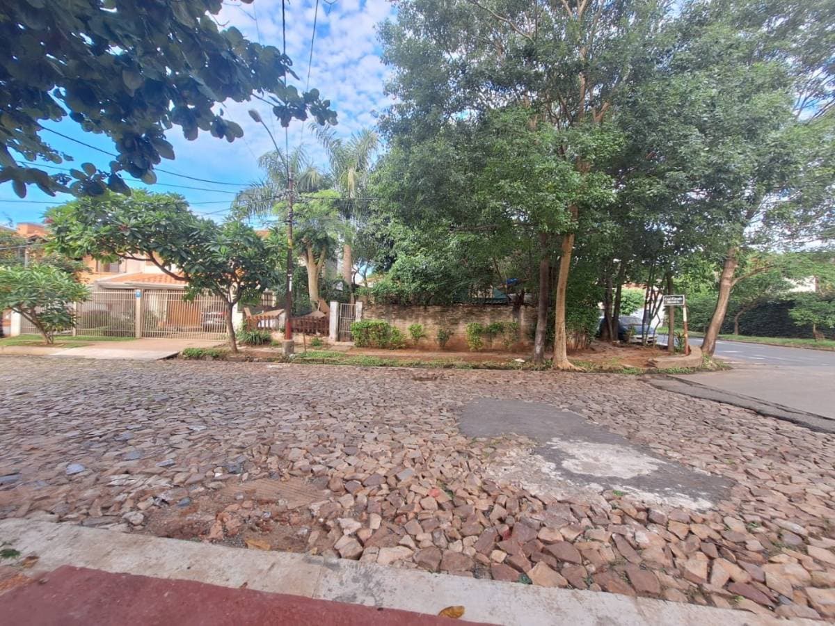 Vendo Propiedad En Esquina, Bo. Los Laureles – 3