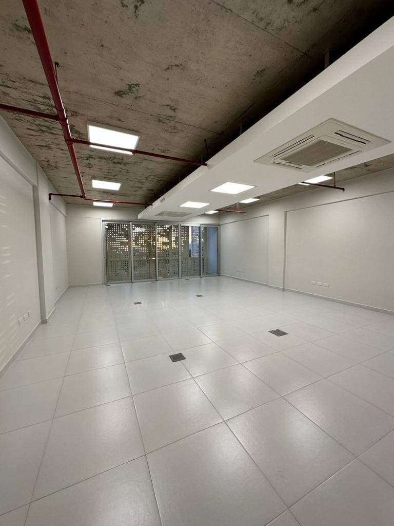 ALQUILO OFICINA CORPORATIVA A ESTRENAR EDIFICIO ALTOS DE BRASILIA - ID 47563 – 2