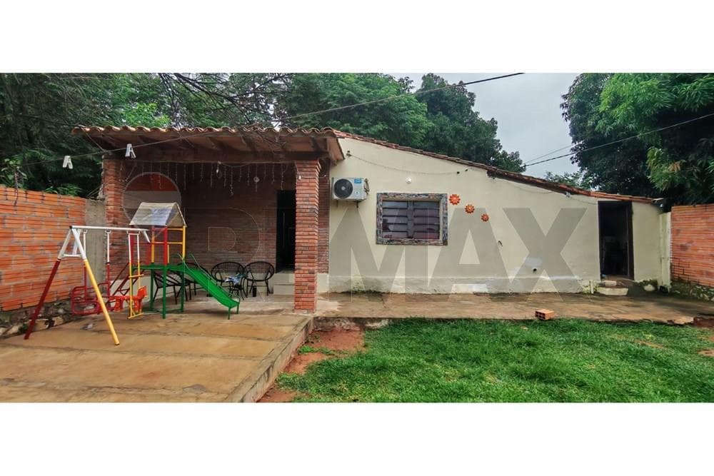CASA EN ÑEMBY A 5 CUADRAS DE ACCESO SUR