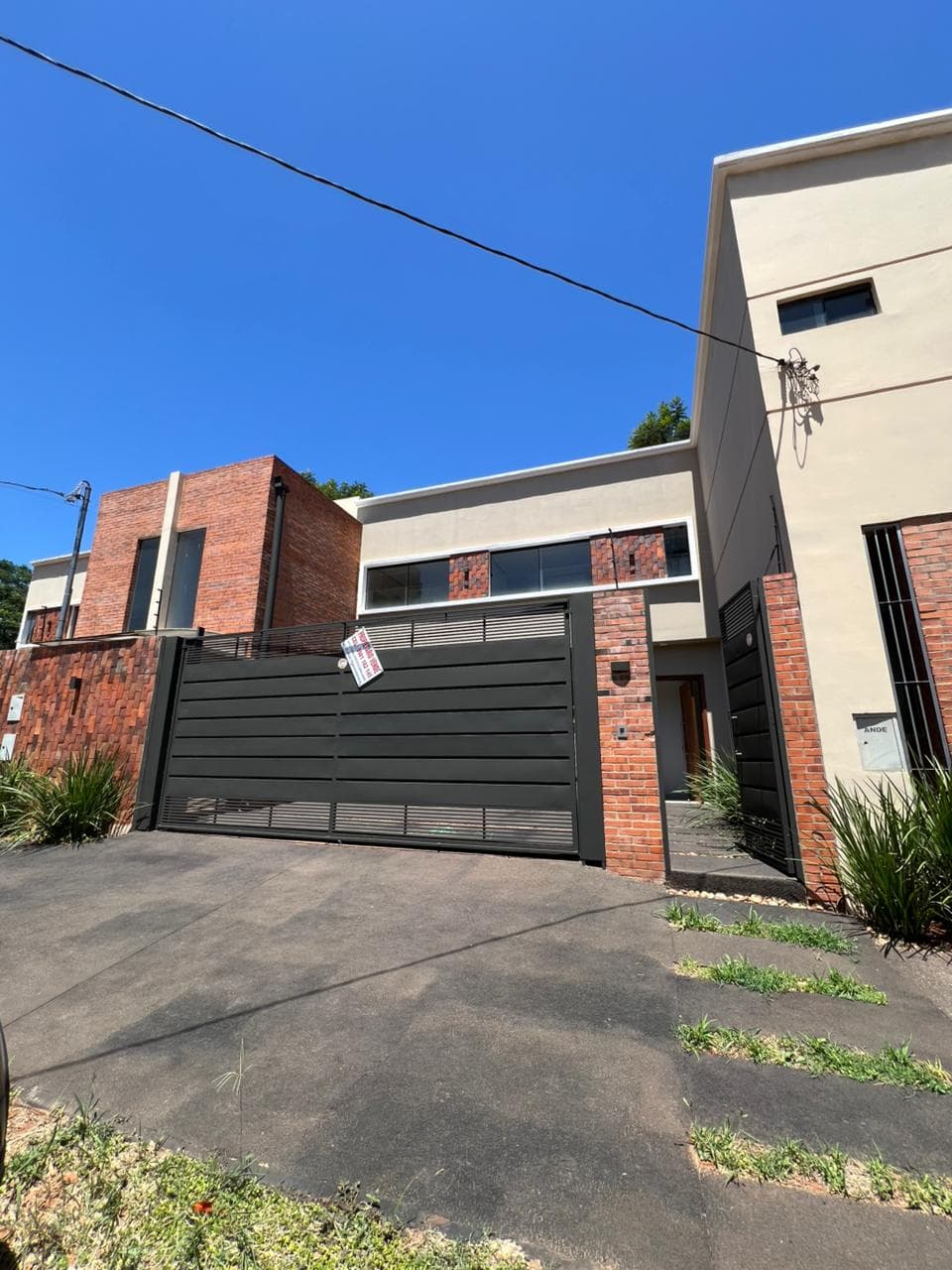 EN VENTA DÚPLEX A ESTRENAR EN LUQUE