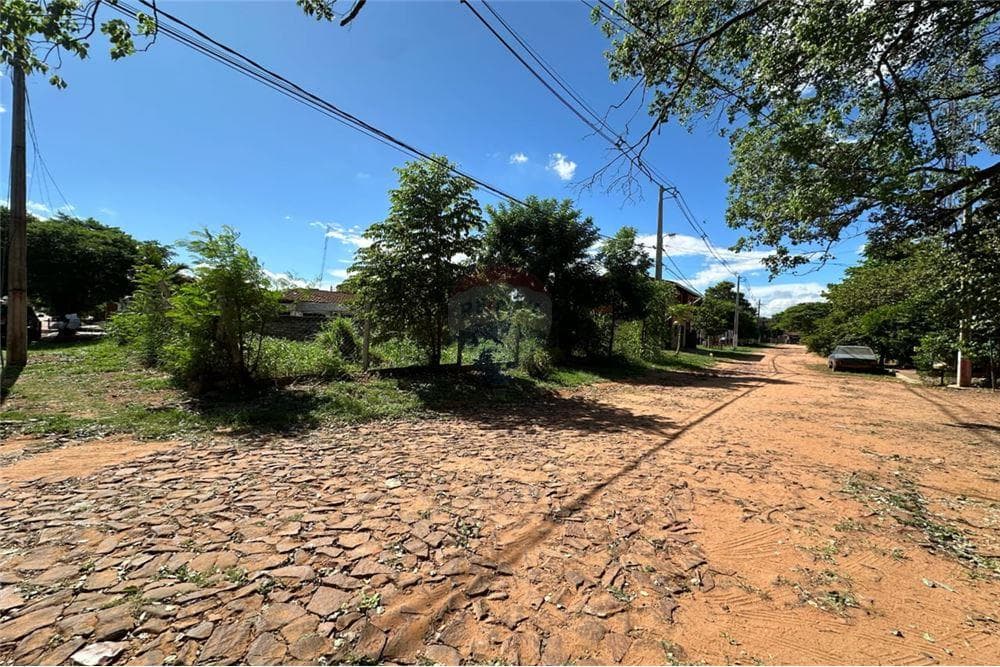 EN VENTA TERRENO EN ESQUINA SAN LORENZO – 3