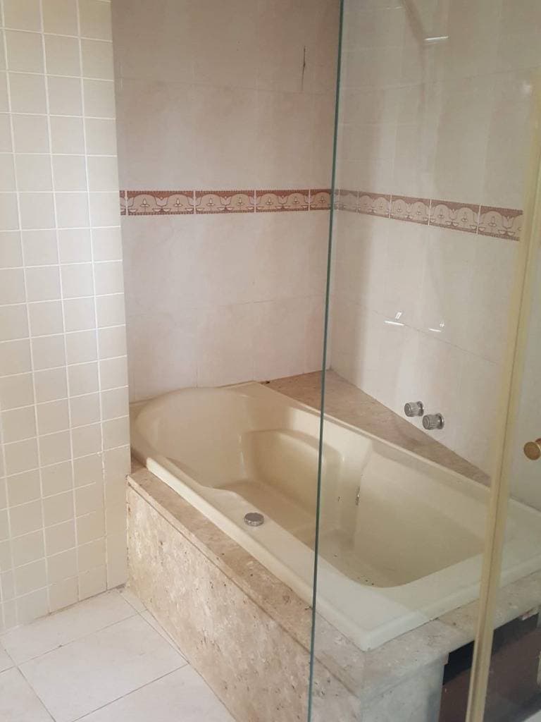 ALQUILO AMPLIA RESIDENCIA EN EL BARRIO YCUASATI – 2