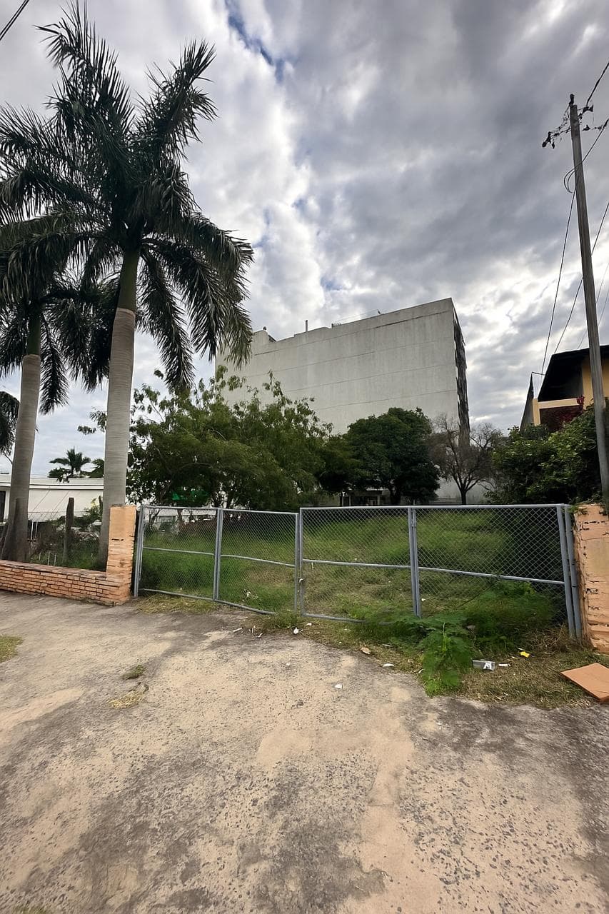 EXCELENTE TERRENO DE 540m2 A METROS DE LA AV. SACRAMENTO – 3