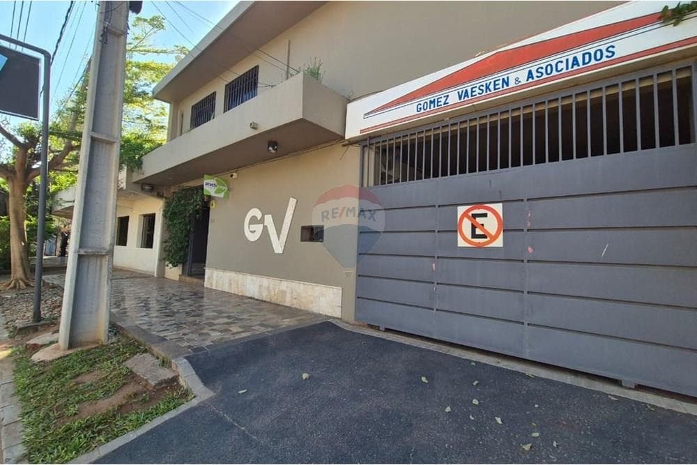 VENDO OFICINAS CON DEPÓSITO EN LUQUE ZONA CENTRO