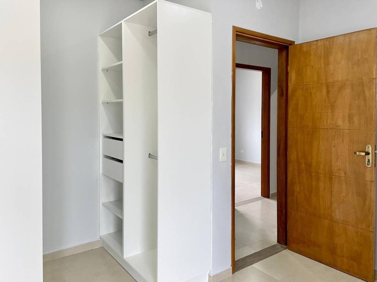 vendo duplex sobre Sembrador - Altos del Golf , Lambaré – 3
