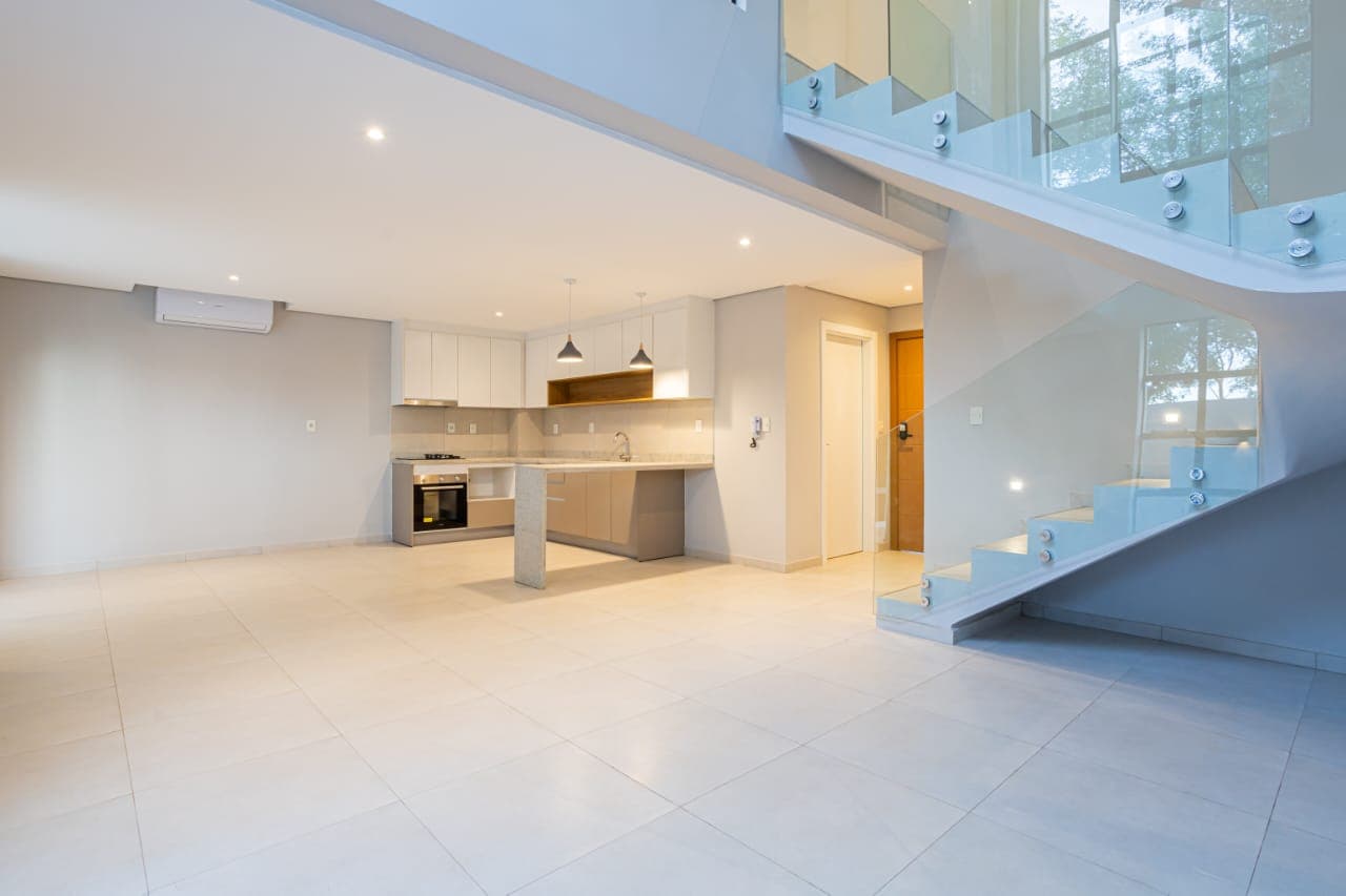 VENTA DE CASA TIPO DUPLEX A ESTRENAR ZONA PLAZA MADERO LUQUE – 3