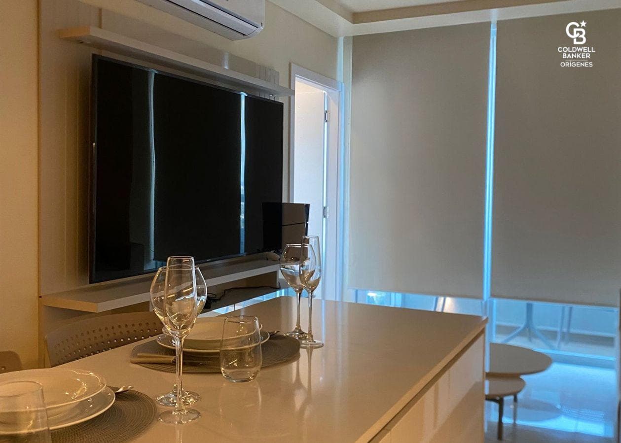 En venta departamento amoblado de 2 habitaciones en el Barrio Ykua Sati Edificio Eminent torre II
