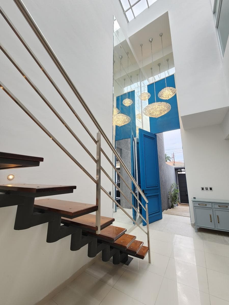 Vendo/Alquilo Hermosa Casa Mínimalista en Ykua Sati – 3