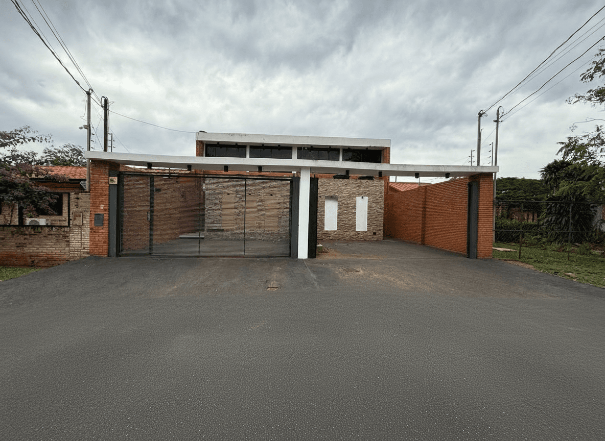 Exclusiva Residencia en Alquiler: 4 Dormitorios, 4 Baños, 2 Garages, Piscina y Ubicación Premium en Zona Shopping Pinedo. – 2