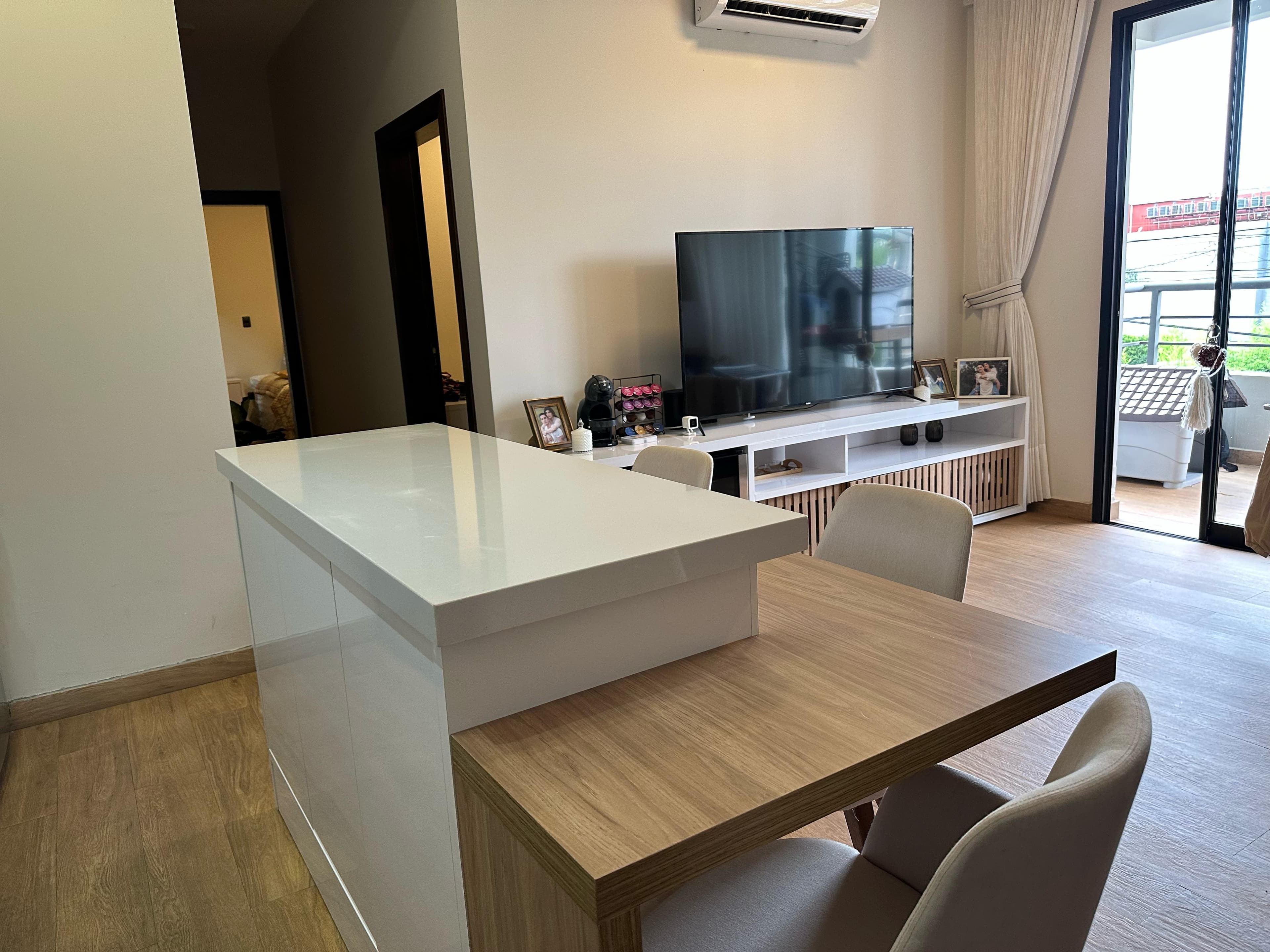 VENDO EXCLUSIVO DEPARTAMENTO DE 2 DORMITORIOS, TOTALMENTE AMOBLADO Y EQUIPADO, EDIFICIO GONNET, KM 8, CDE – 3