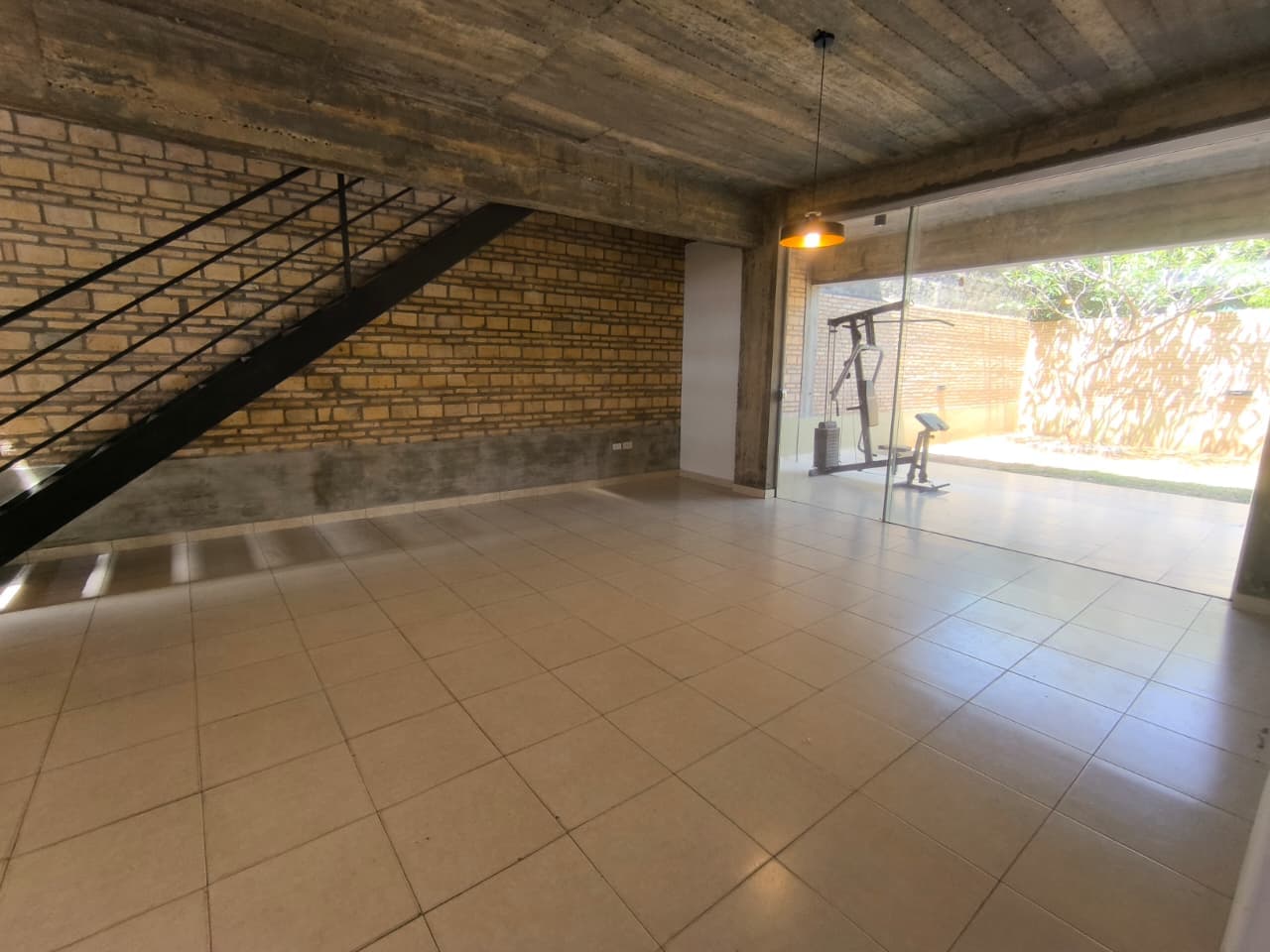 EXCLUSIVO DÚPLEX EN VENTA EN BARRIO VILLA OLIMPIA, LUQUE: 3 DORMITORIOS, CONFORT Y UBICACIÓN PRIVILEGIADA. – 3