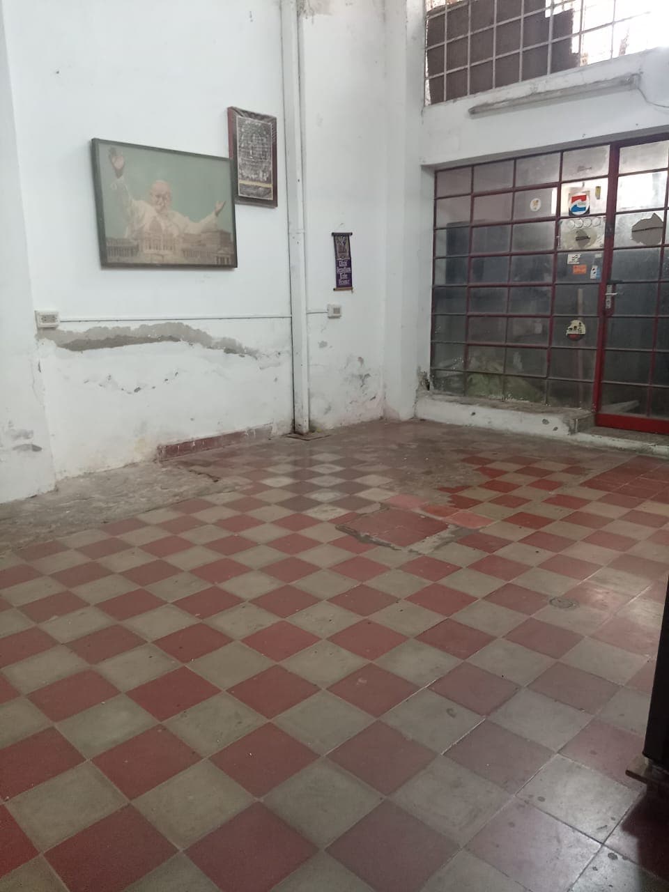 VENDO CASA / OFICINA en el barrio Dr. Gaspar Rodriguez de Francia VENDO CERCA DEL PALACIO DE JUSTICIA VIVIENDA /OFICINA. – 3