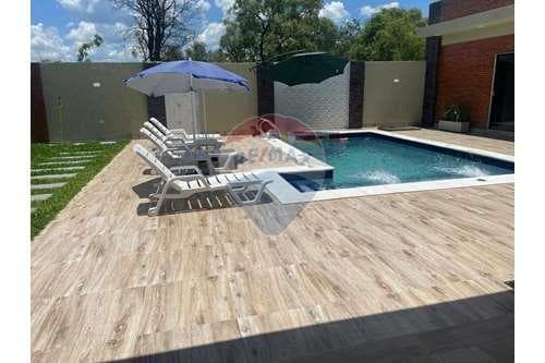 Vendo CASA NUEVA amoblada en San Bernardino, barrio CERRADO VIGEN DE CAACUPE.