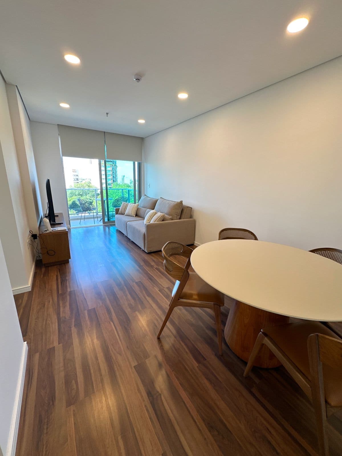 ALQUILO DPTO DE 2 DORM. AMOBLADO EN HOME PALACE TOWER. CARMELITAS. ASUNCION – 3